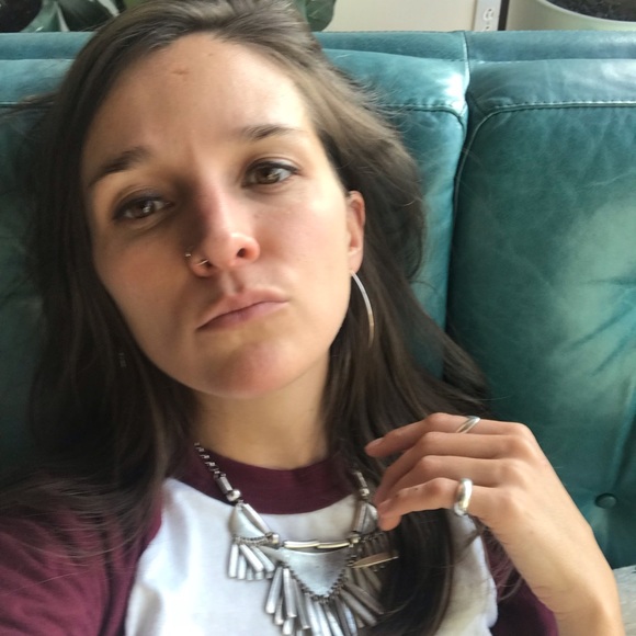 Meet your Posher, Sarah - Picture 2 of 2